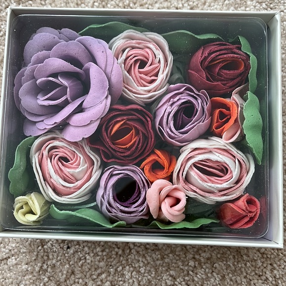 Body Luxuries scented soap bath petals - Picture 5 of 9